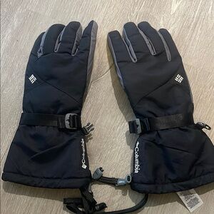 Columbia Black and Gray Winter Gloves